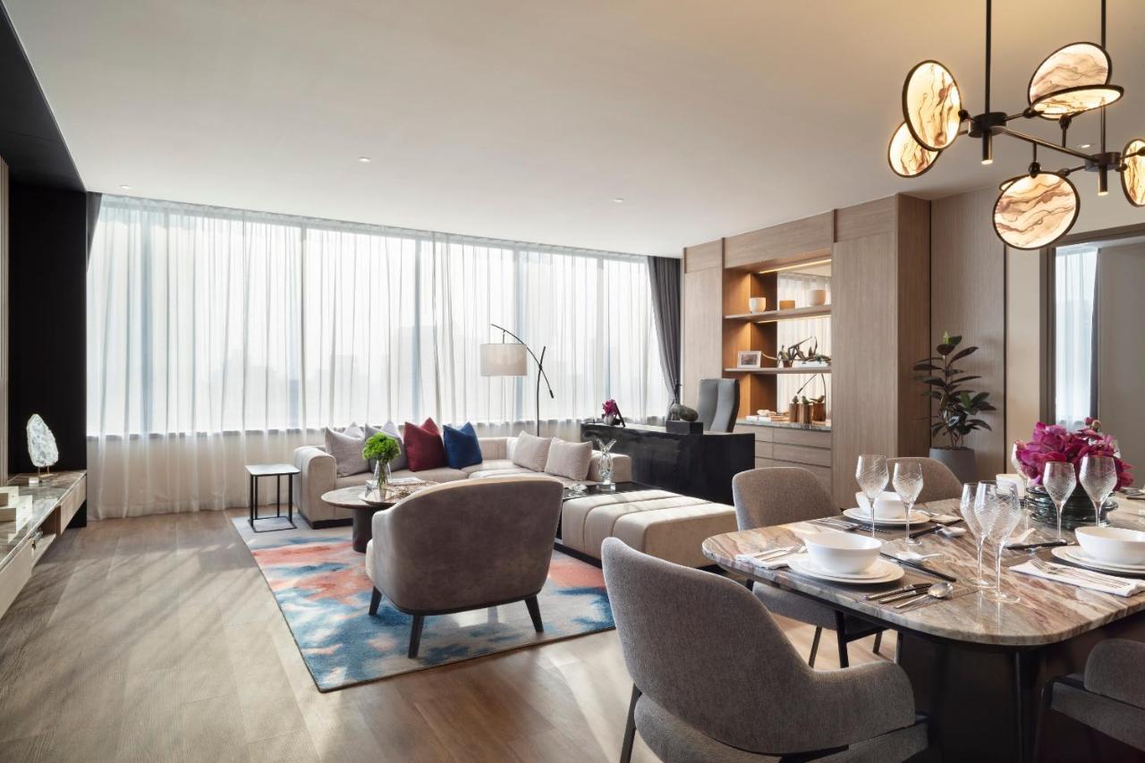 Ascott Embassy Sathorn Bangkok Hotel Ngoại thất bức ảnh A suite at the hotel