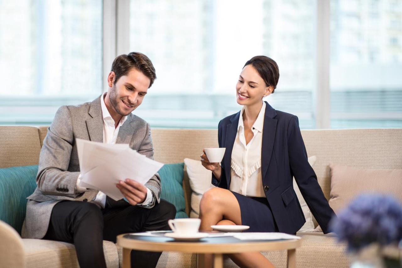 Ascott Embassy Sathorn Bangkok Hotel Ngoại thất bức ảnh A business meeting