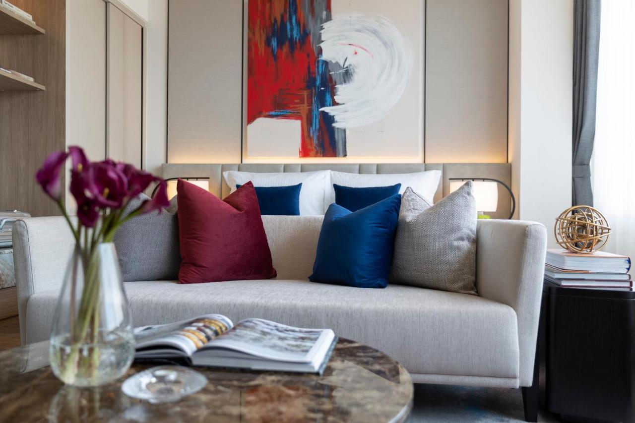 Ascott Embassy Sathorn Bangkok Hotel Ngoại thất bức ảnh A living room at The Hari