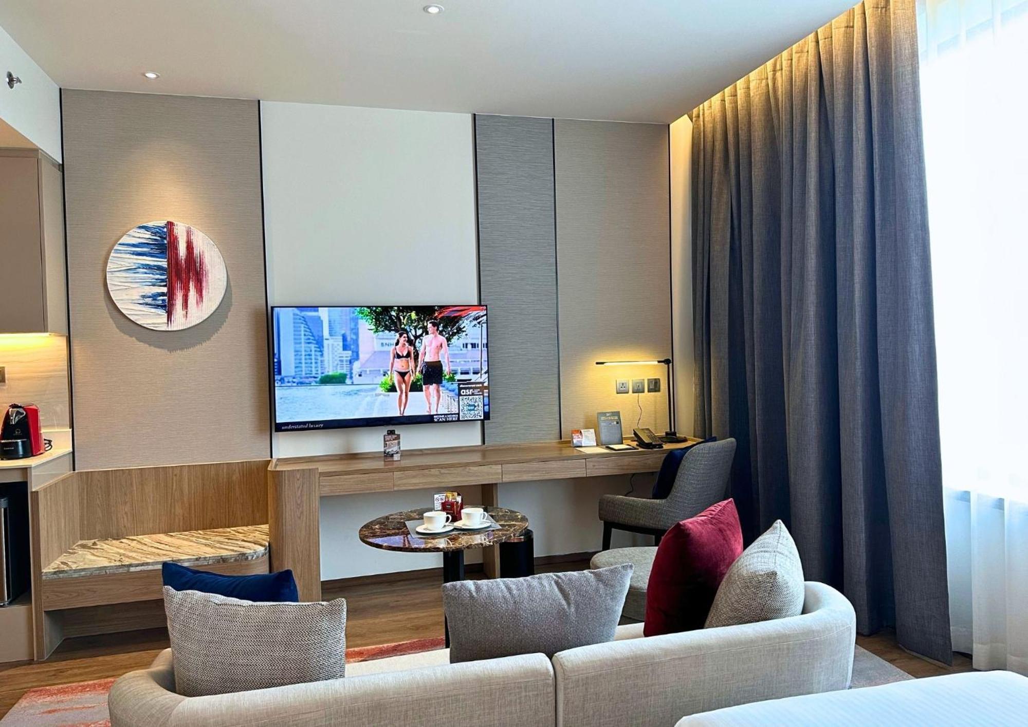 Ascott Embassy Sathorn Bangkok Hotel Ngoại thất bức ảnh A living room in a hotel