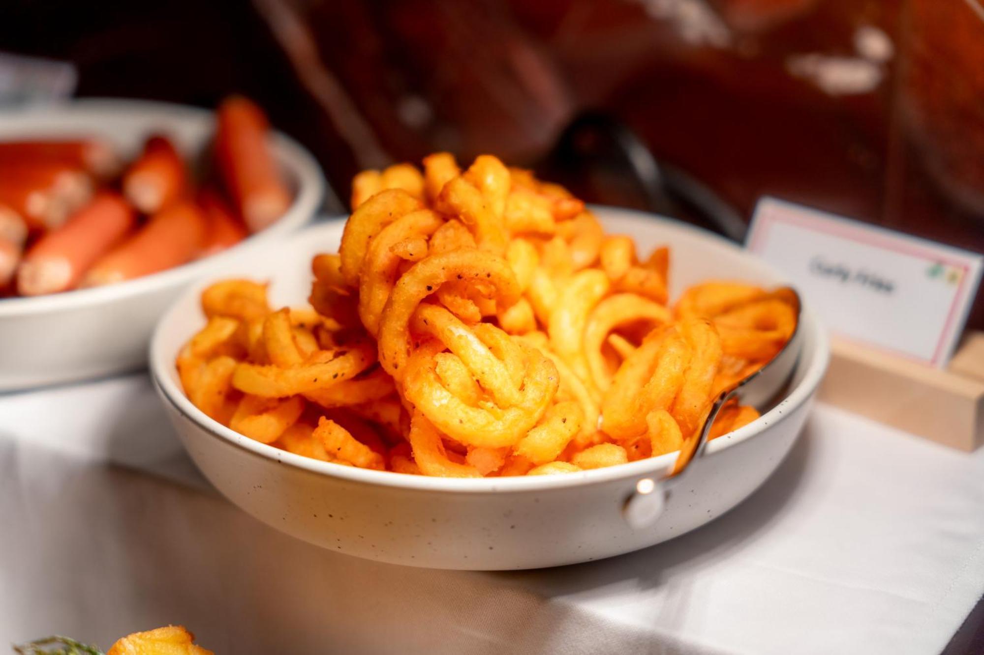 Ascott Embassy Sathorn Bangkok Hotel Ngoại thất bức ảnh A bowl of masala fries