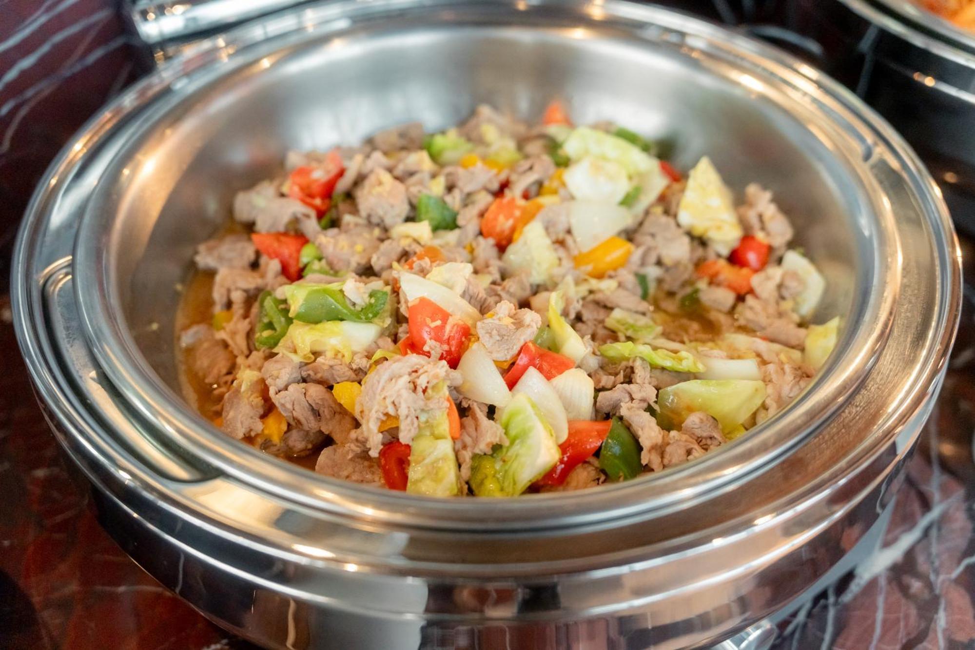 Ascott Embassy Sathorn Bangkok Hotel Ngoại thất bức ảnh A chafing dish