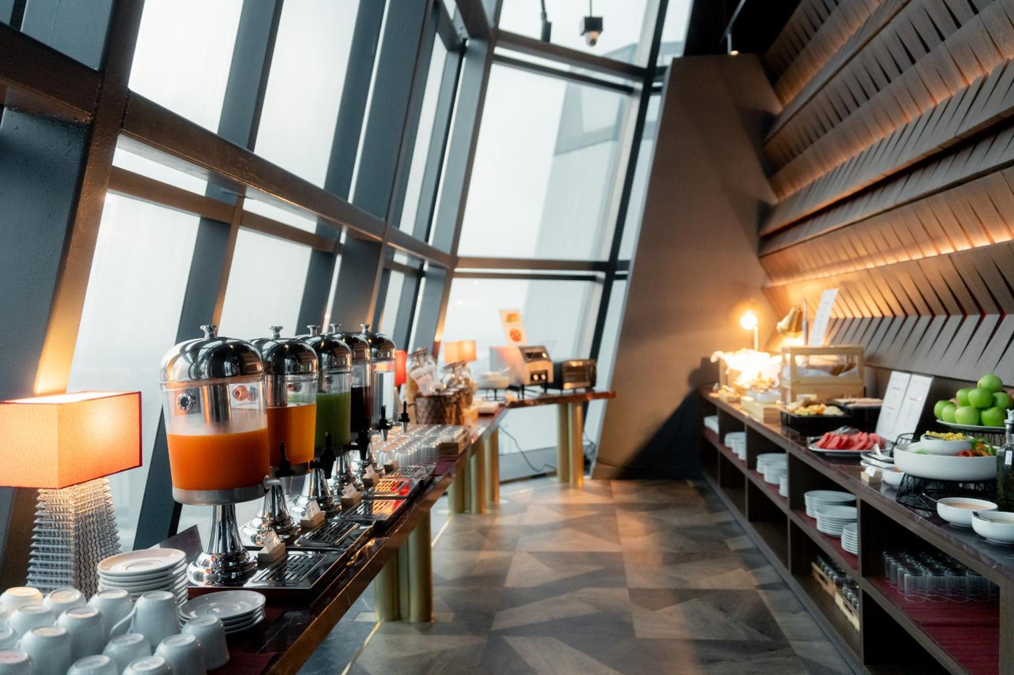 Ascott Embassy Sathorn Bangkok Hotel Ngoại thất bức ảnh The lounge at the airport
