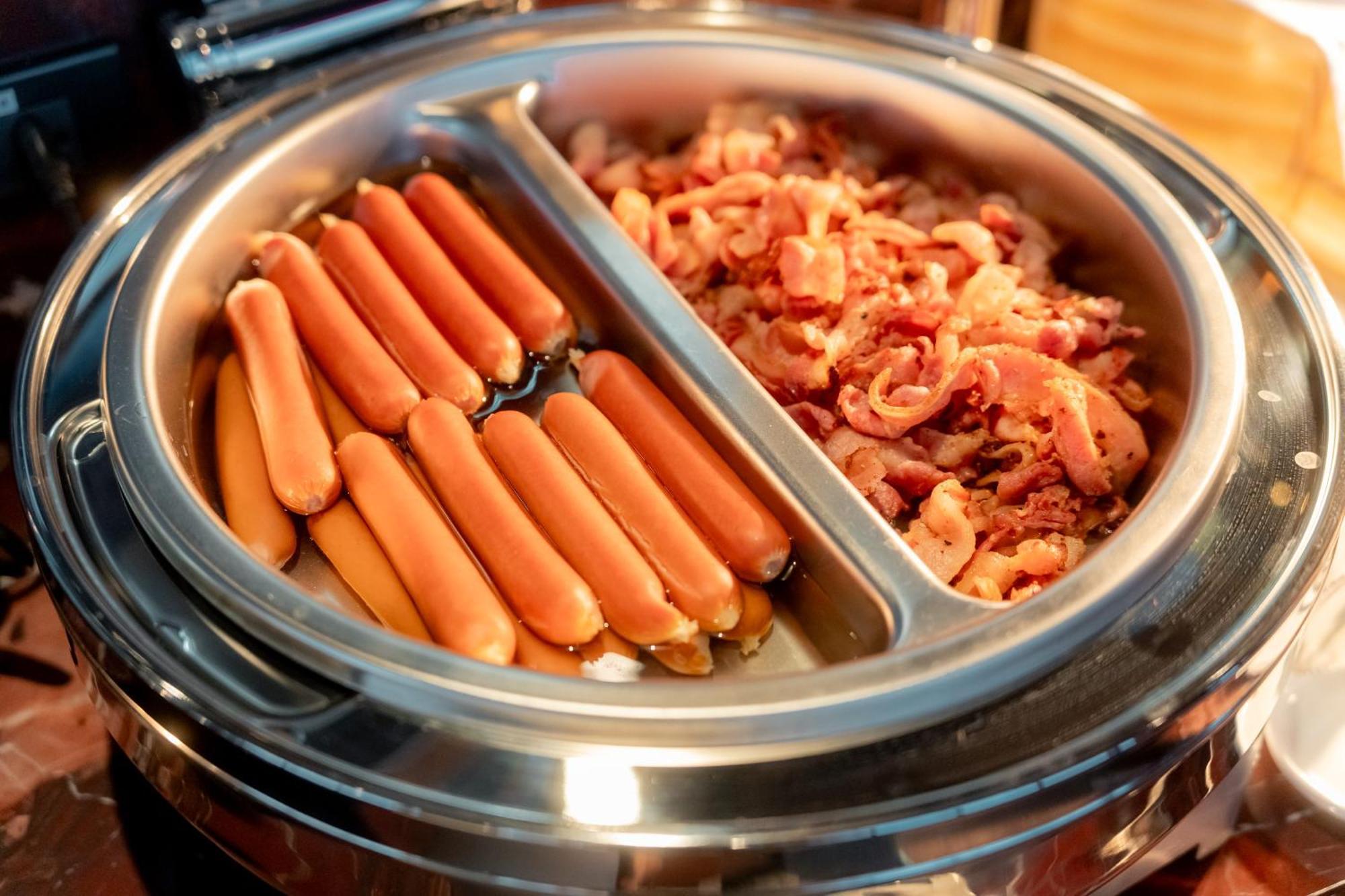Ascott Embassy Sathorn Bangkok Hotel Ngoại thất bức ảnh A chafing dish with two compartments